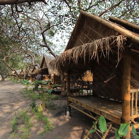 Chalee Tropicana Bungalow 코 파얌 객실 사진