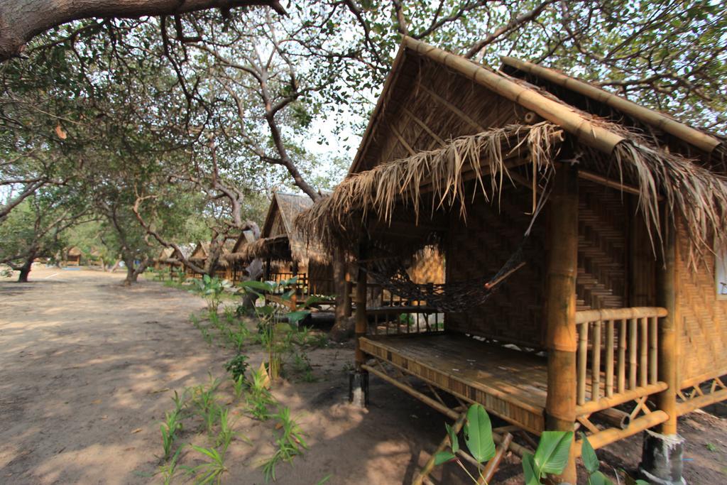 Chalee Tropicana Bungalow 코 파얌 객실 사진